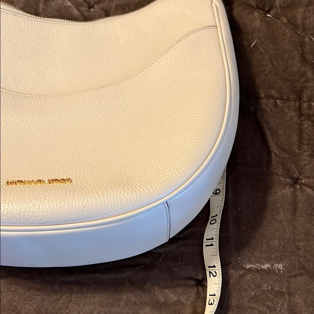 Michael Kors Cream Shoulder Bag - Picture 3 of 8